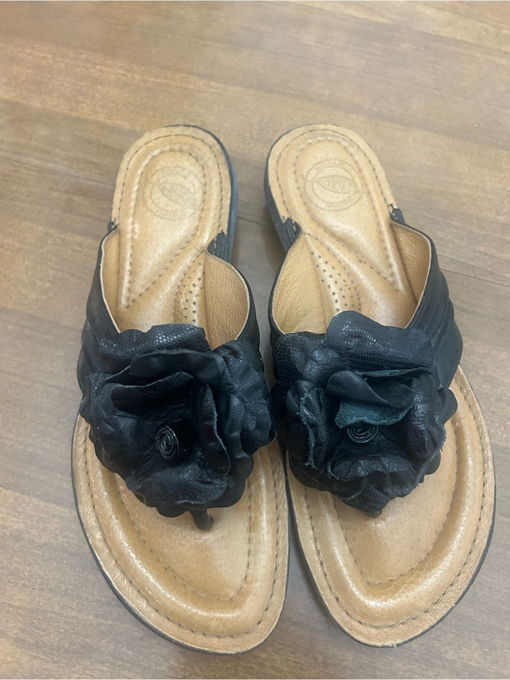 Clarks Black Floral thong Sandals